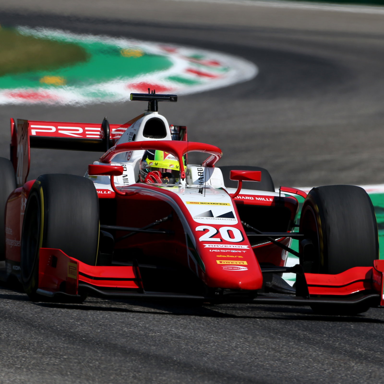 Enzo Fittipaldi Mendapat Promosi F2 Tengah Musim dengan Charouz